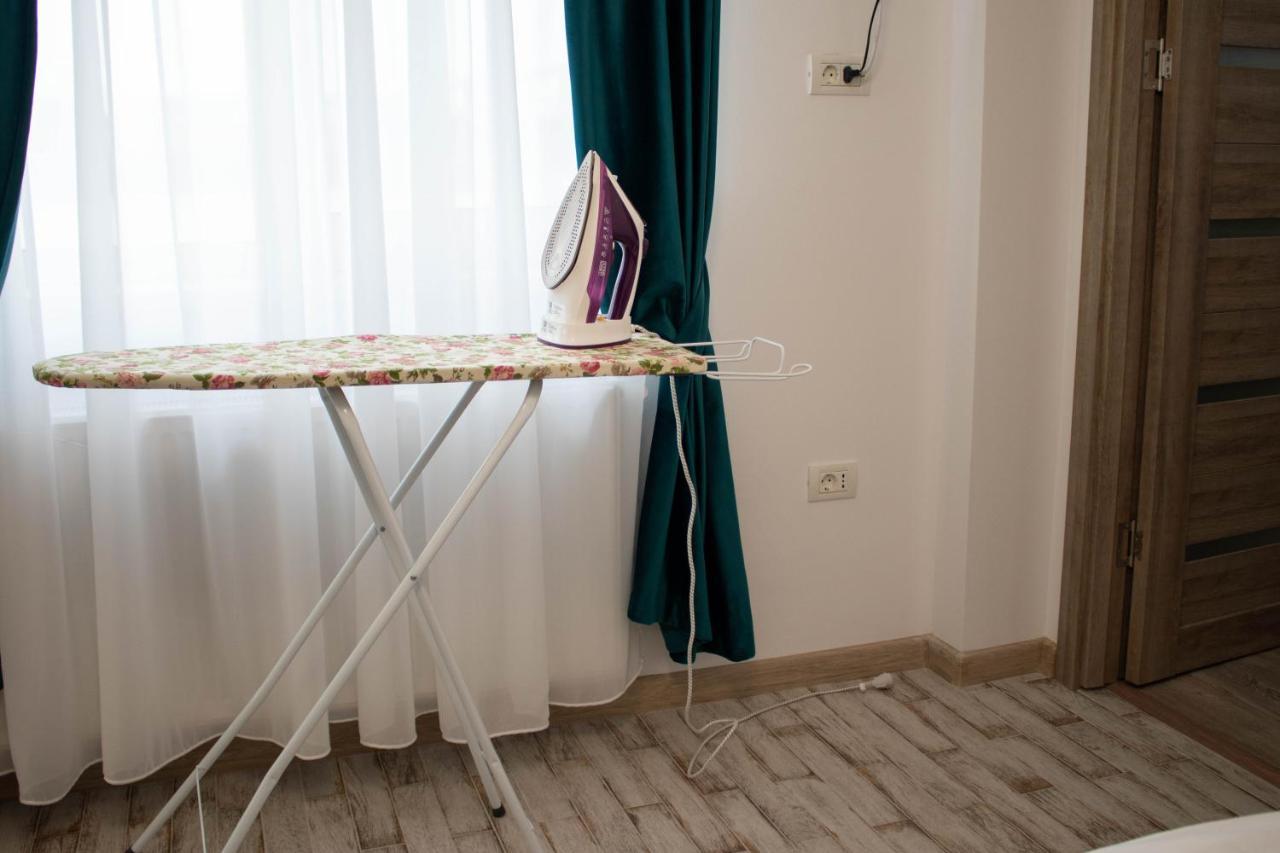 Yzza Apartament Navodari Exterior photo