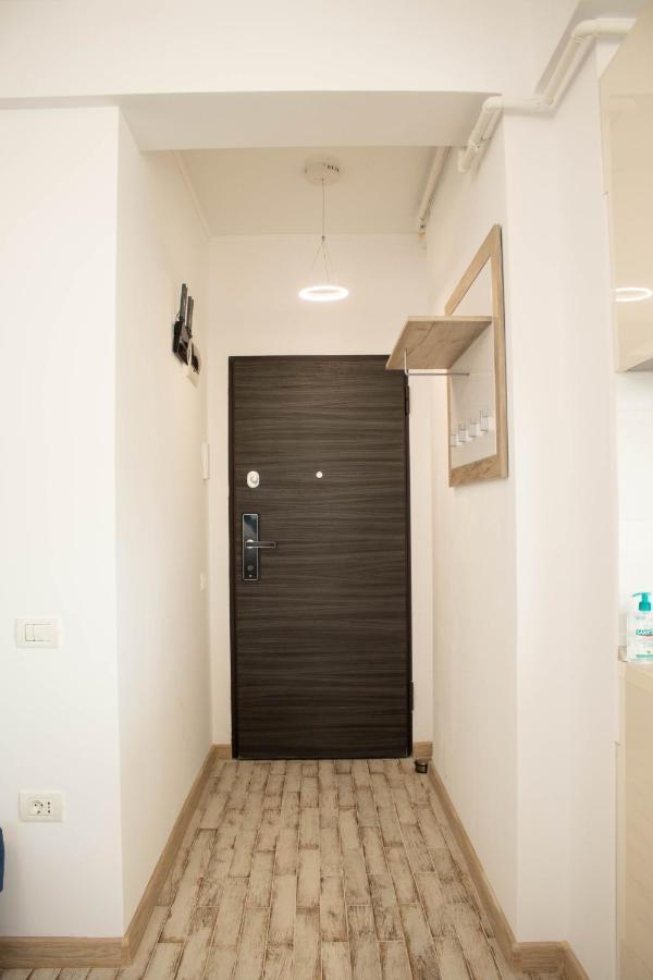 Yzza Apartament Navodari Exterior photo