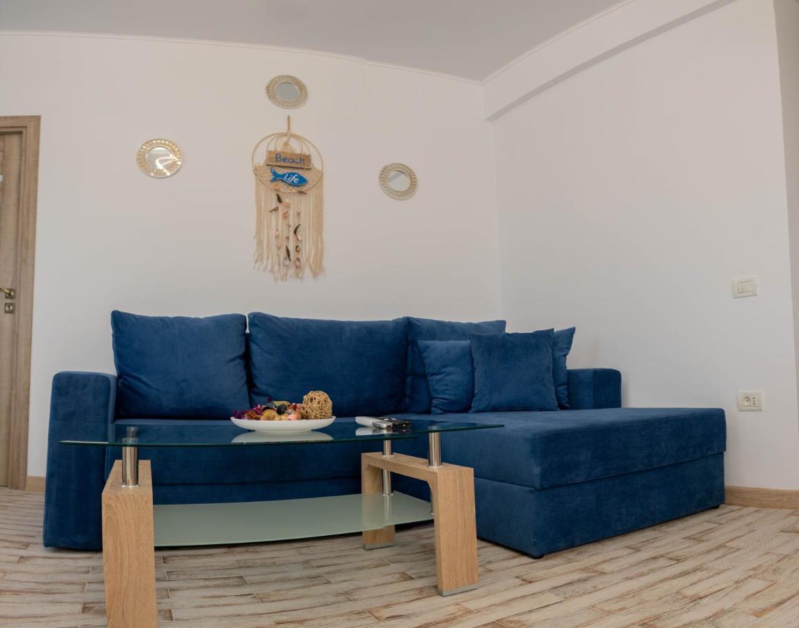 Yzza Apartament Navodari Exterior photo